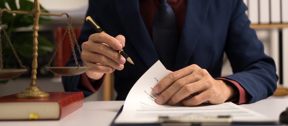 La force obligatoire du contrat : un principe fondamental en droit des contrats