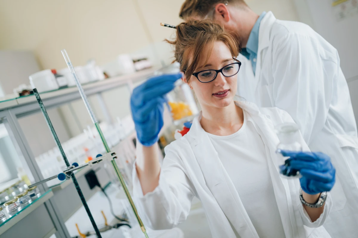 Le droit des biotechnologies et les brevets sur le vivant : enjeux et perspectives