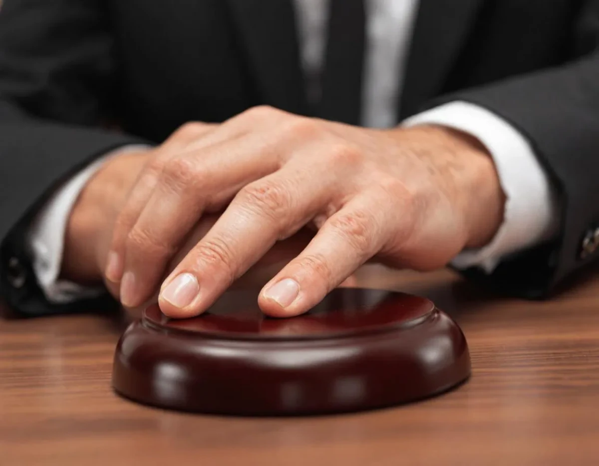 La révocation judiciaire des clauses d'exclusivité dans les baux commerciaux : évolution jurisprudentielle 2025